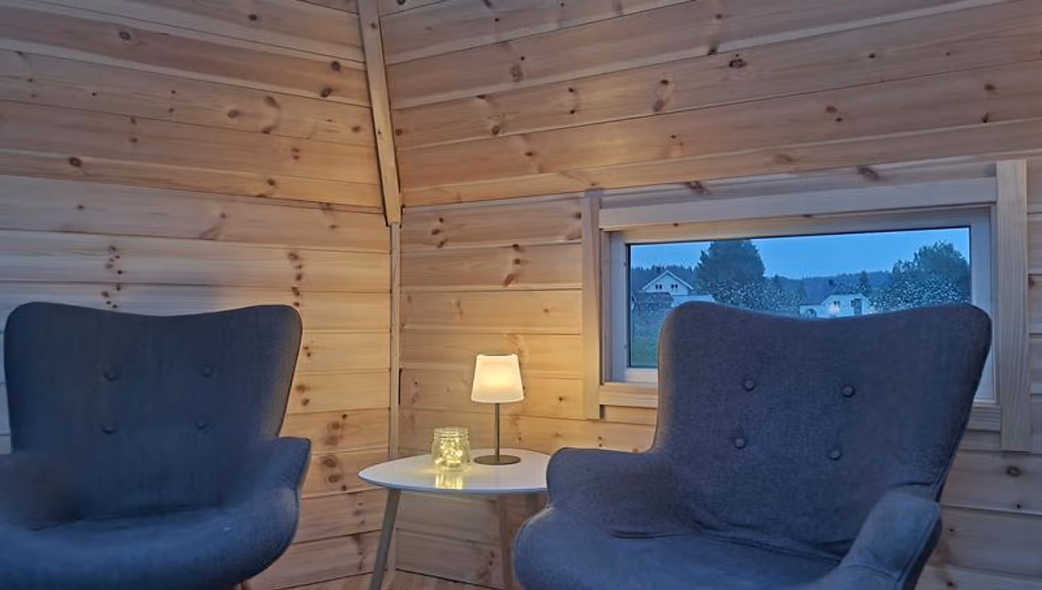 Nordlys lavvo hos Svenseid Alpakka