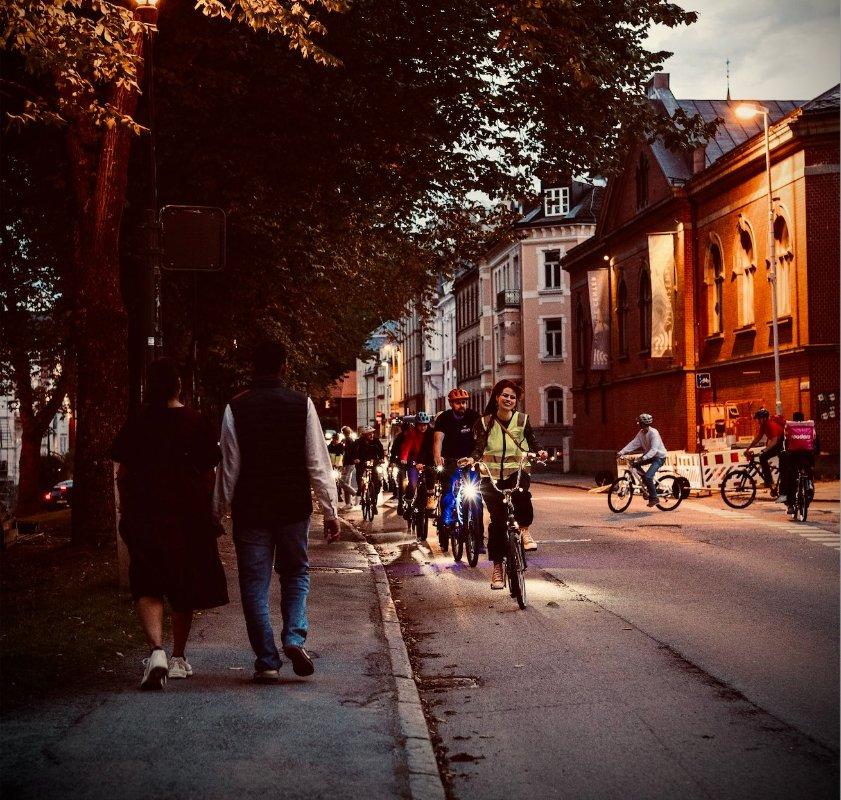Trondheim's longest, illuminated bicycle train