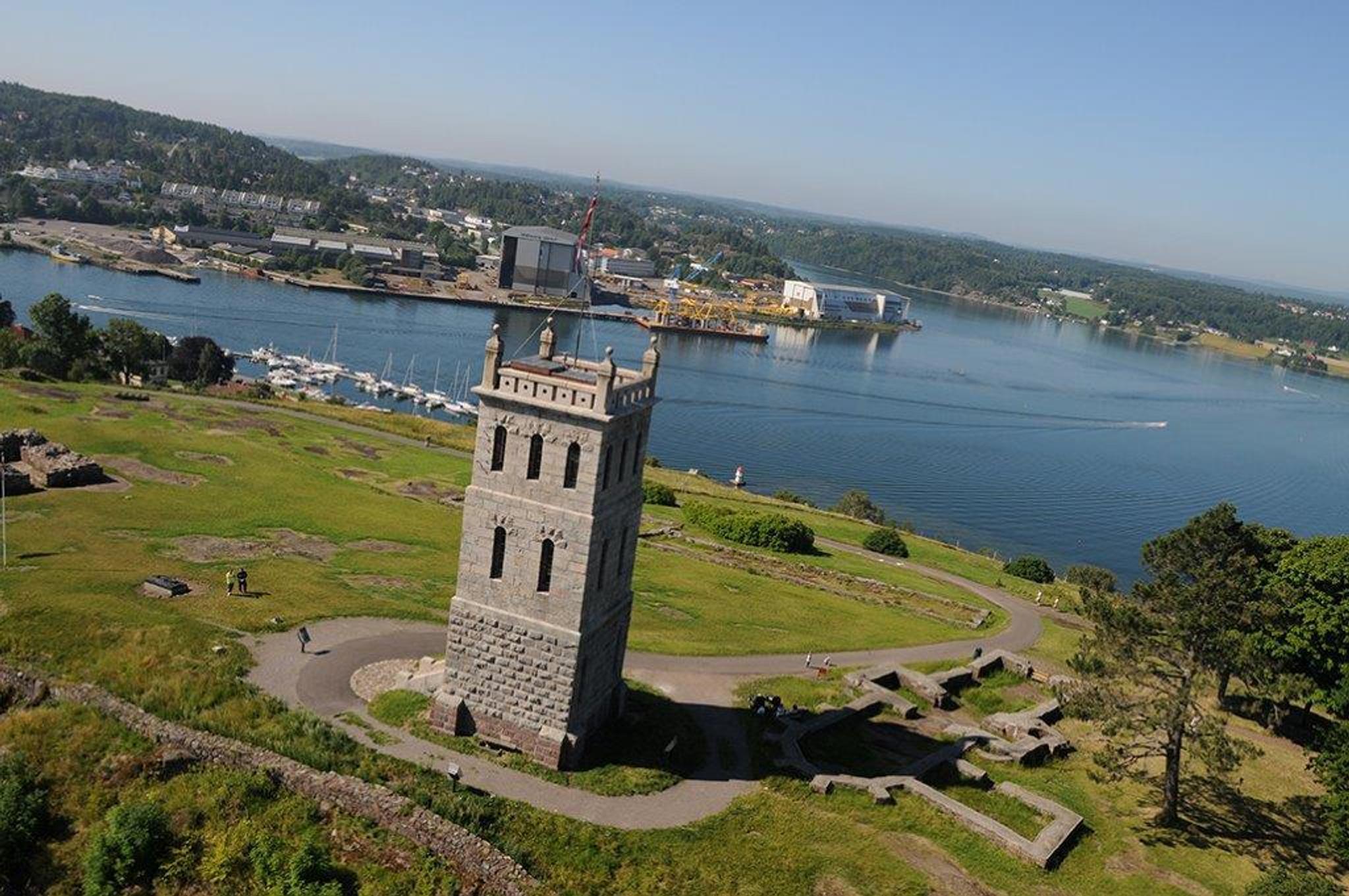 Slottsfjelltårnet seen from above