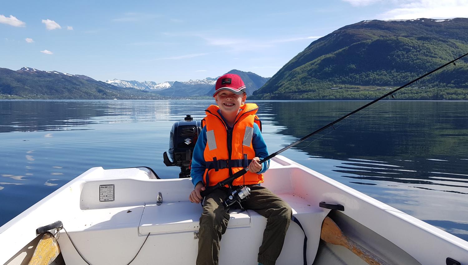 Good fishingspots are to be found right in the front of the house