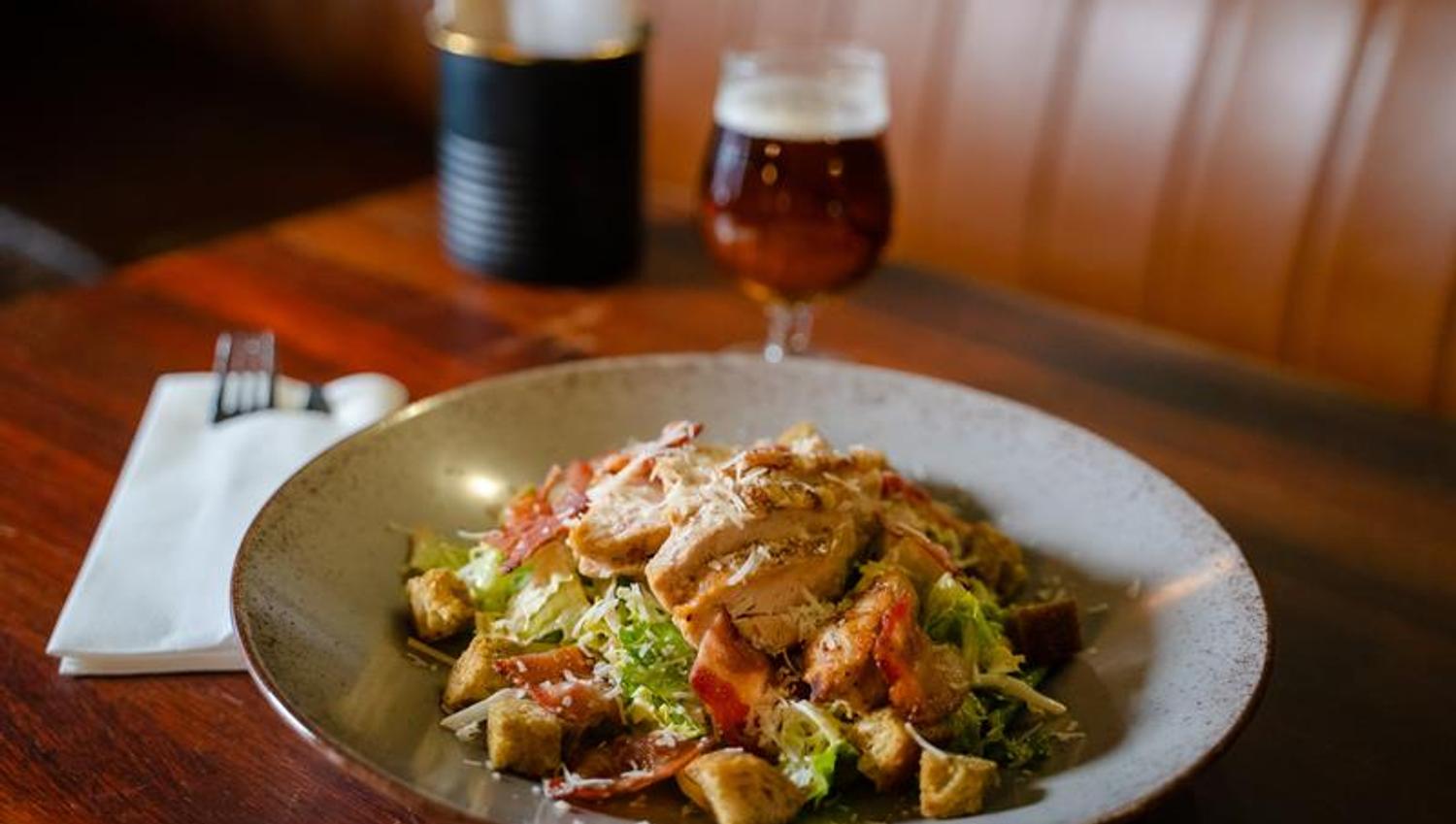 Detalj av caesarsalat.