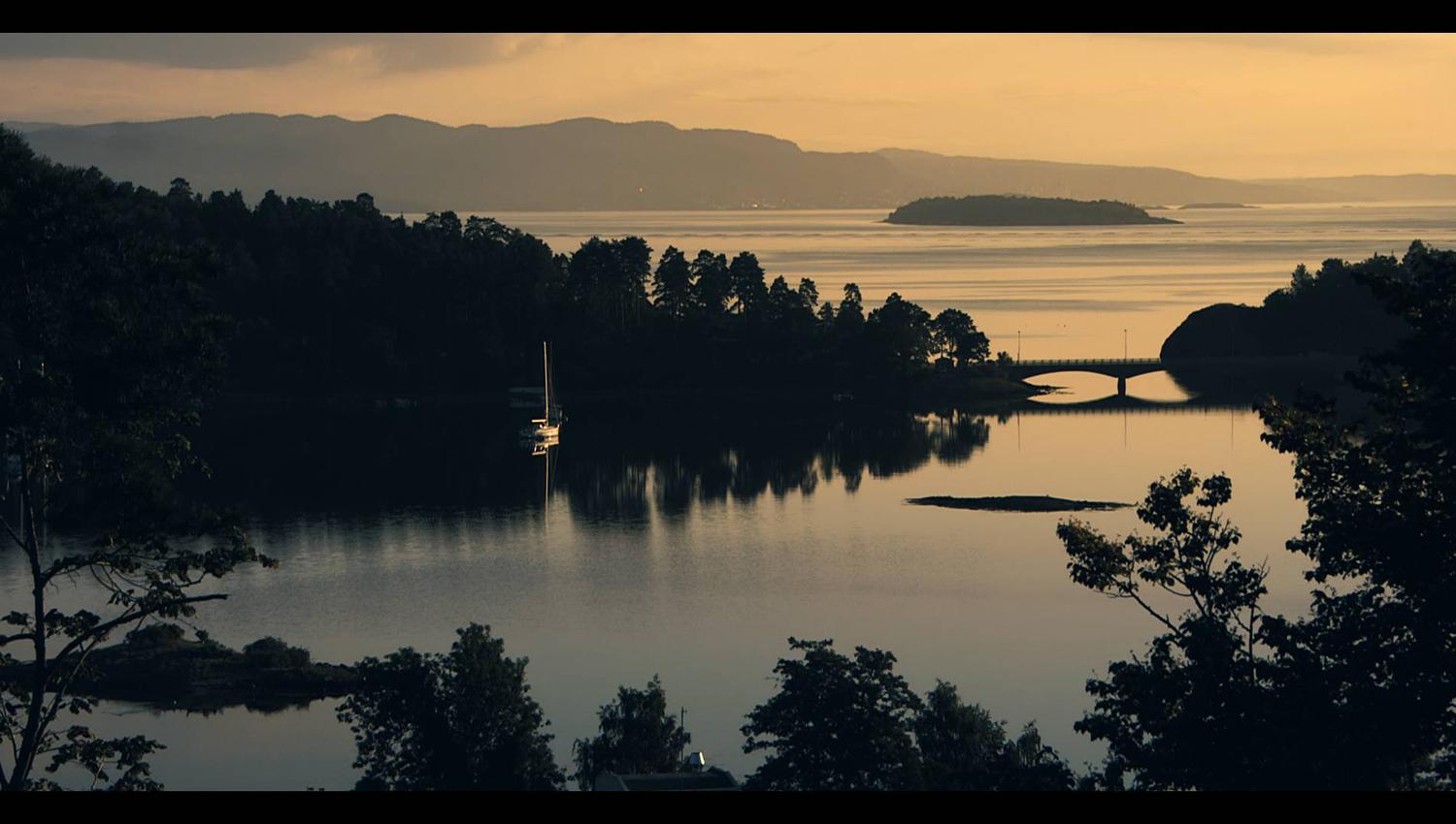 Nature picture over the water