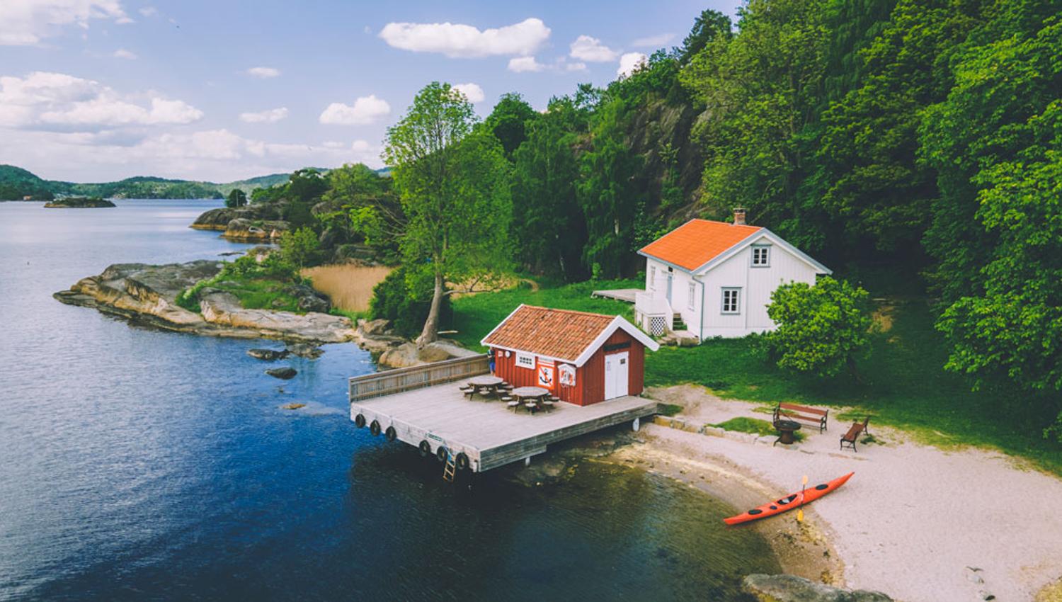 DNT hytte ved stranden på Sildevika