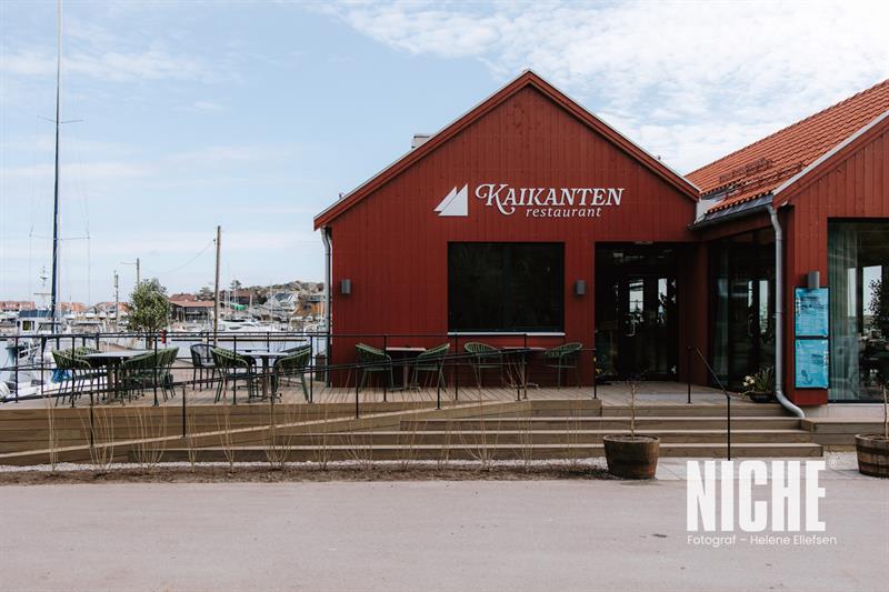 Kaikanten restaurant entrance and outdoor seating 