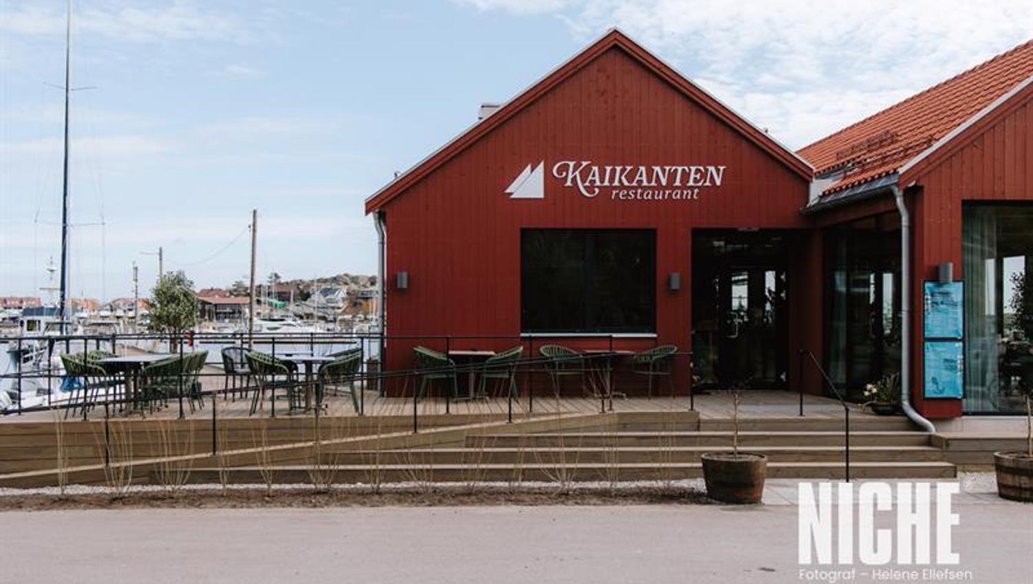 Kaikanten restaurant entrance and outdoor seating