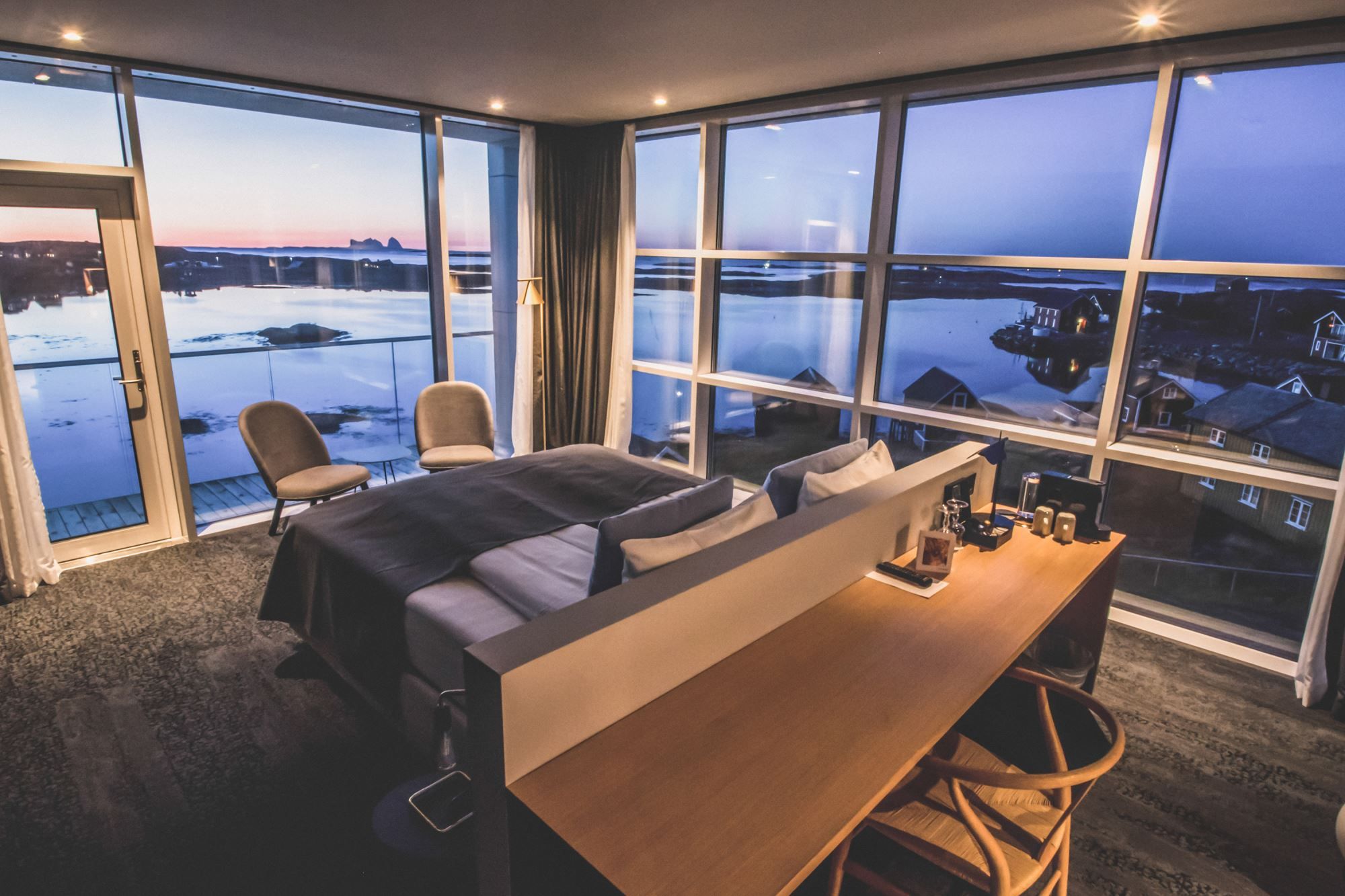 SYN Superior rooms with a 180 degree view