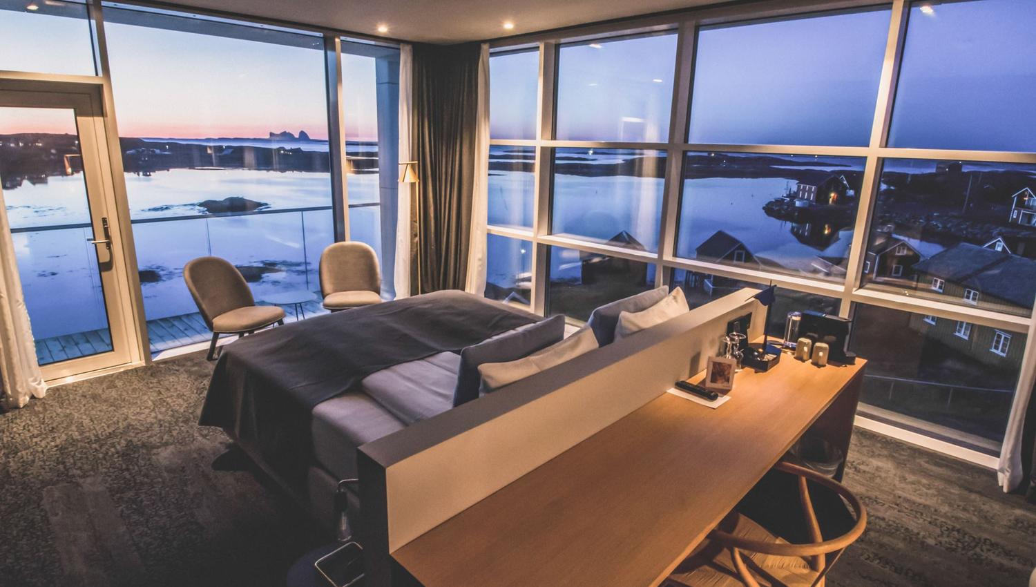 SYN Superior rooms with a 180 degree view