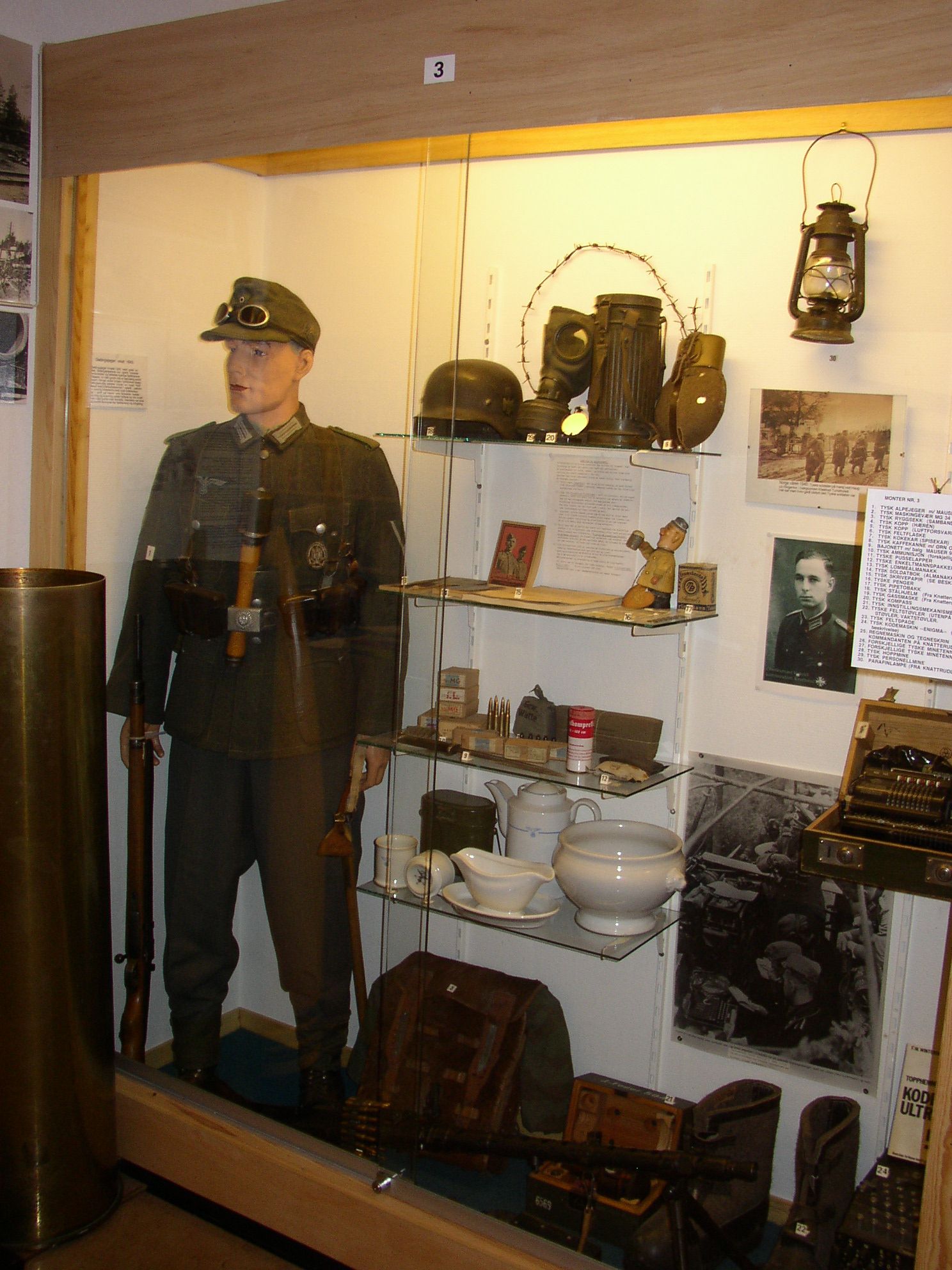 military memorabilia 