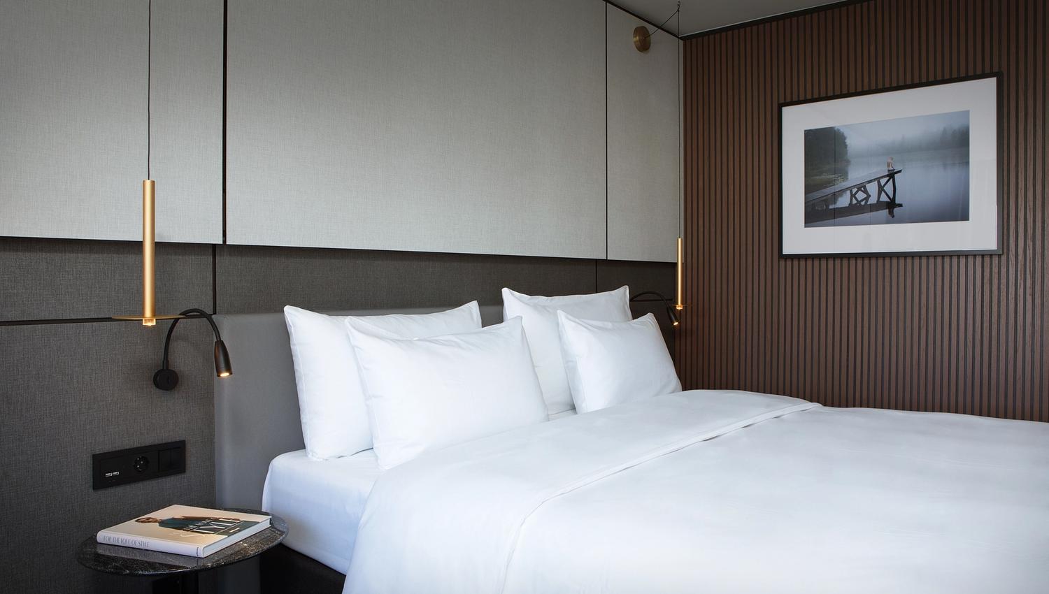 Bed and details