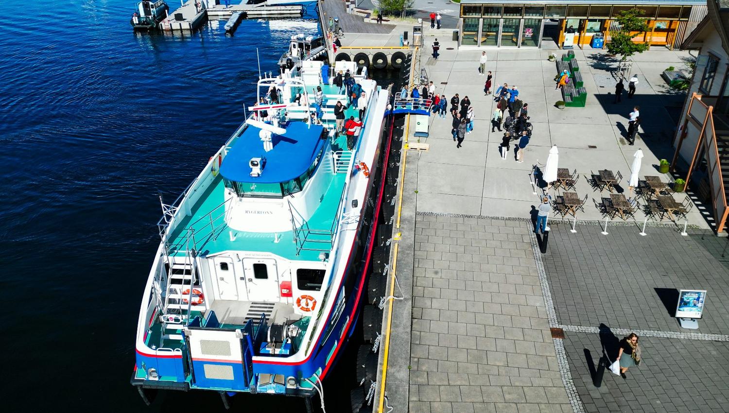 Hardangerfjordekspressen fra Bergen til Rosendal