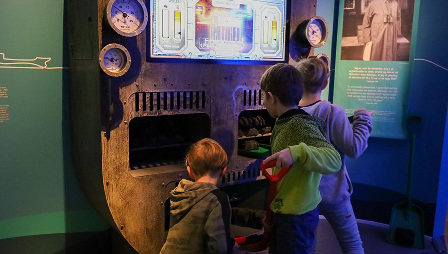 children playing at DuVerden maritime museum + science center in Porsgrunn