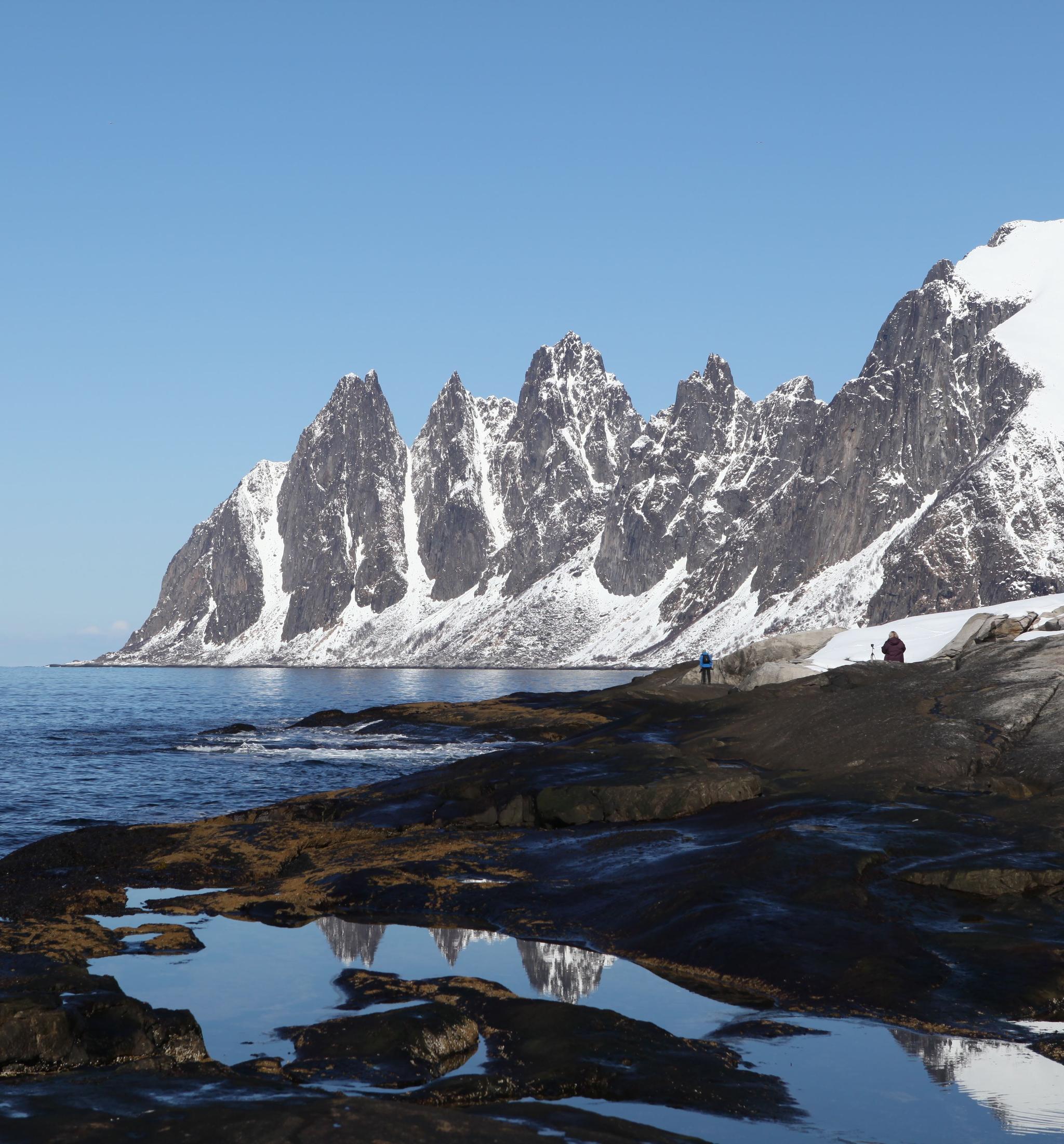 Fjellrekka "oks-hornan" med snø