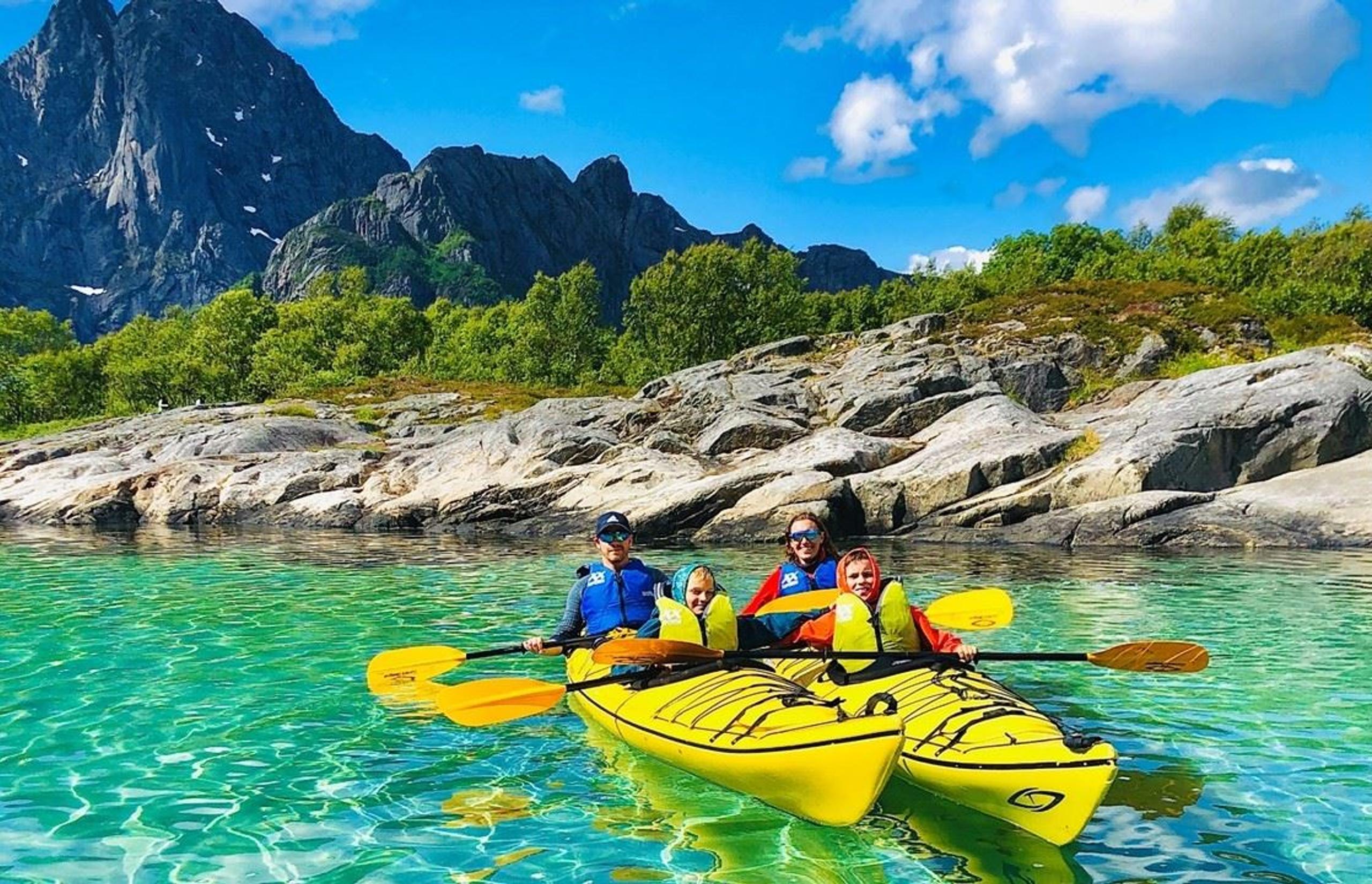 Familiepadling i Lofoten
