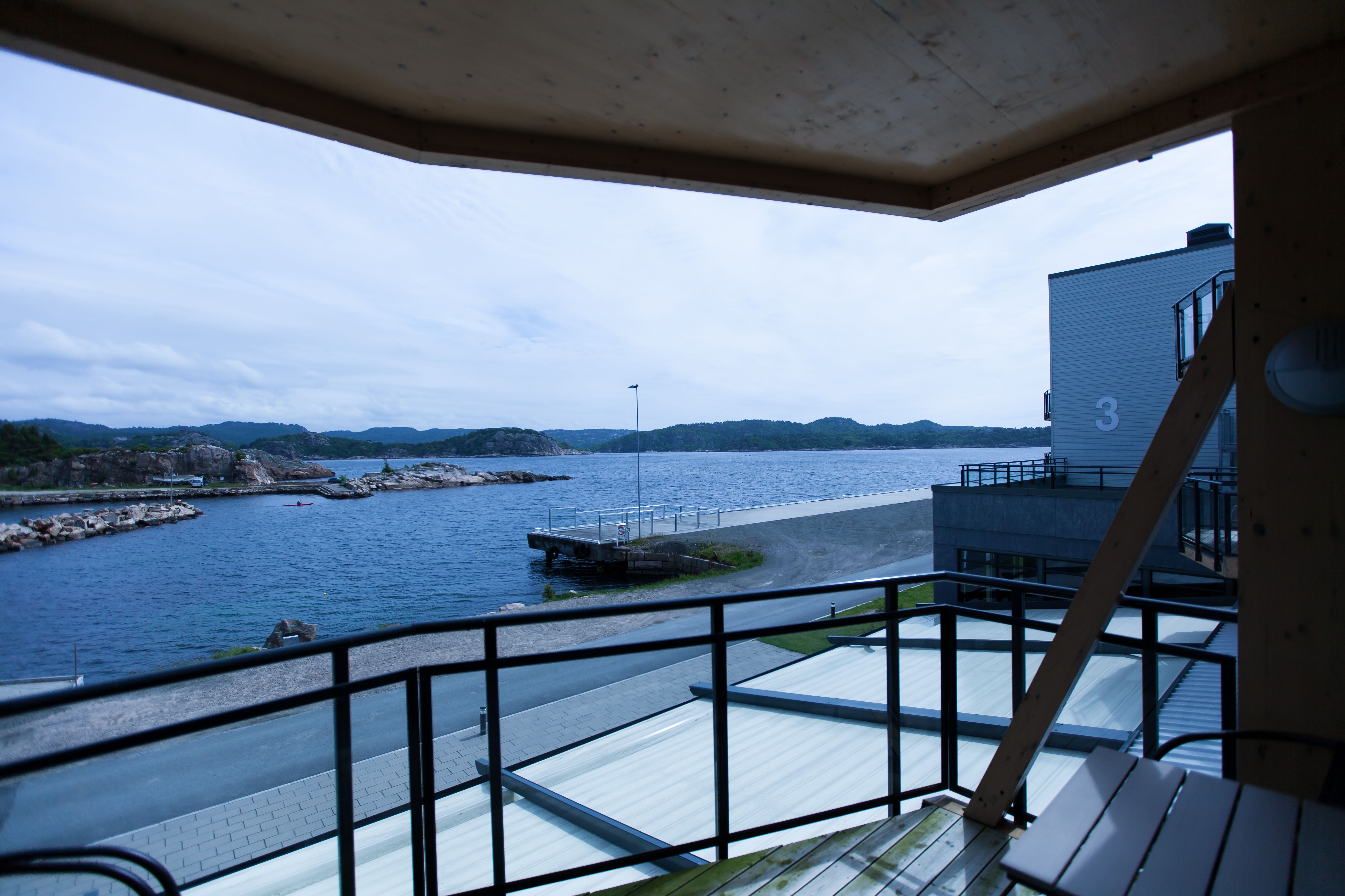 Lindesnes Havhotell - Utsikt ut mot havet, overskyet men pent vær