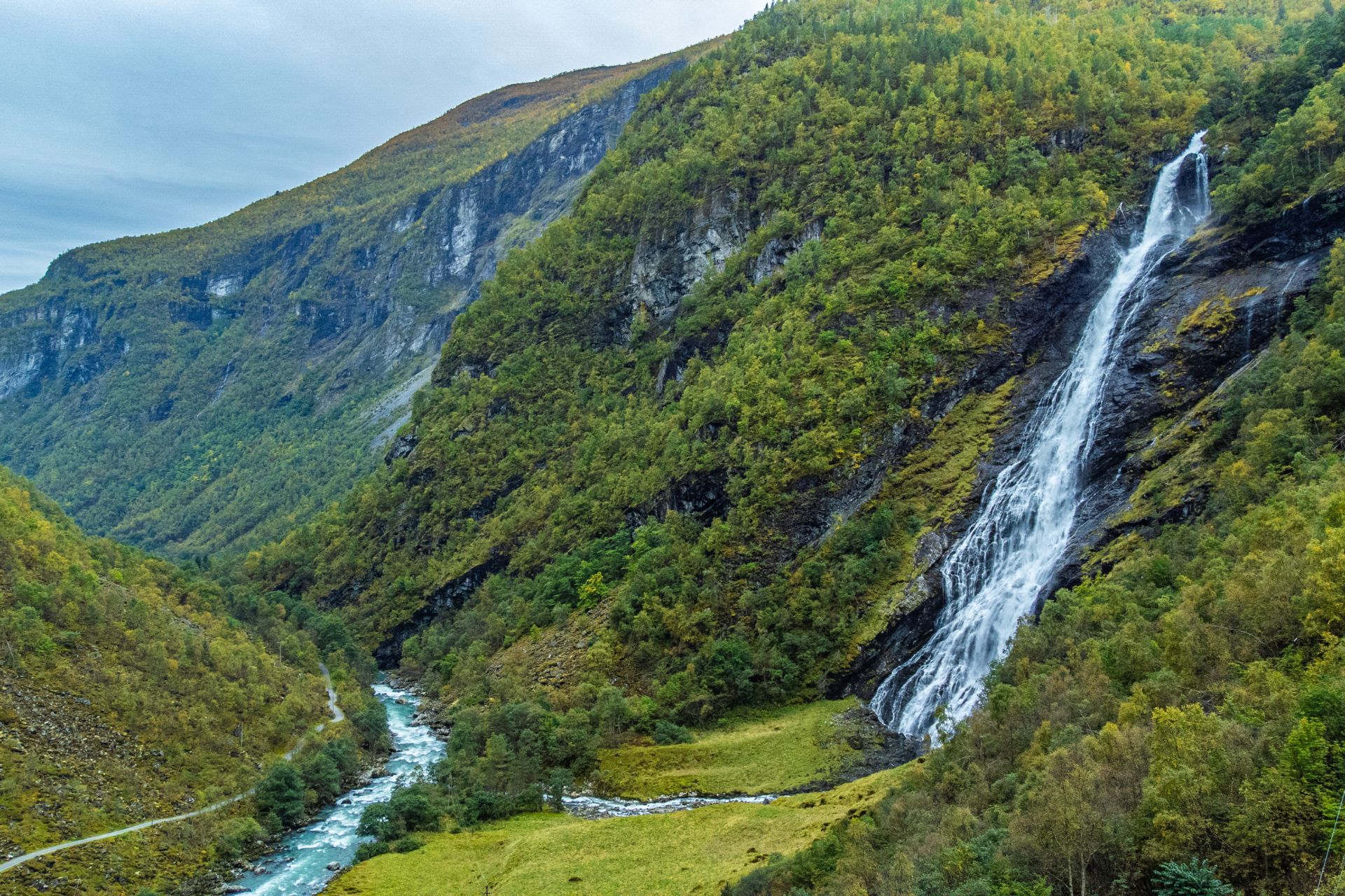 Utladalen, Årdal