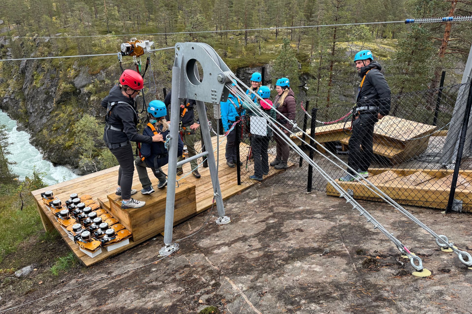 SkyRavn Zipline - IceTroll