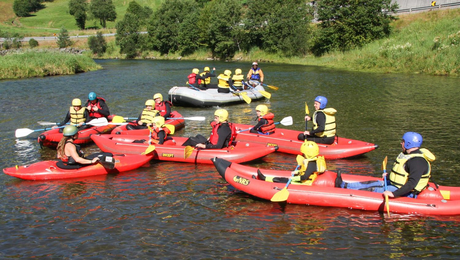 Flat Lake Rafts Familierafting, Voss Active