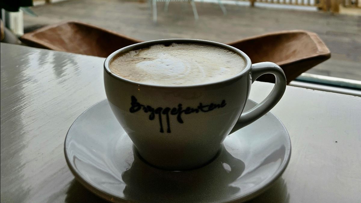 A cup of coffee at Bryggejentene
