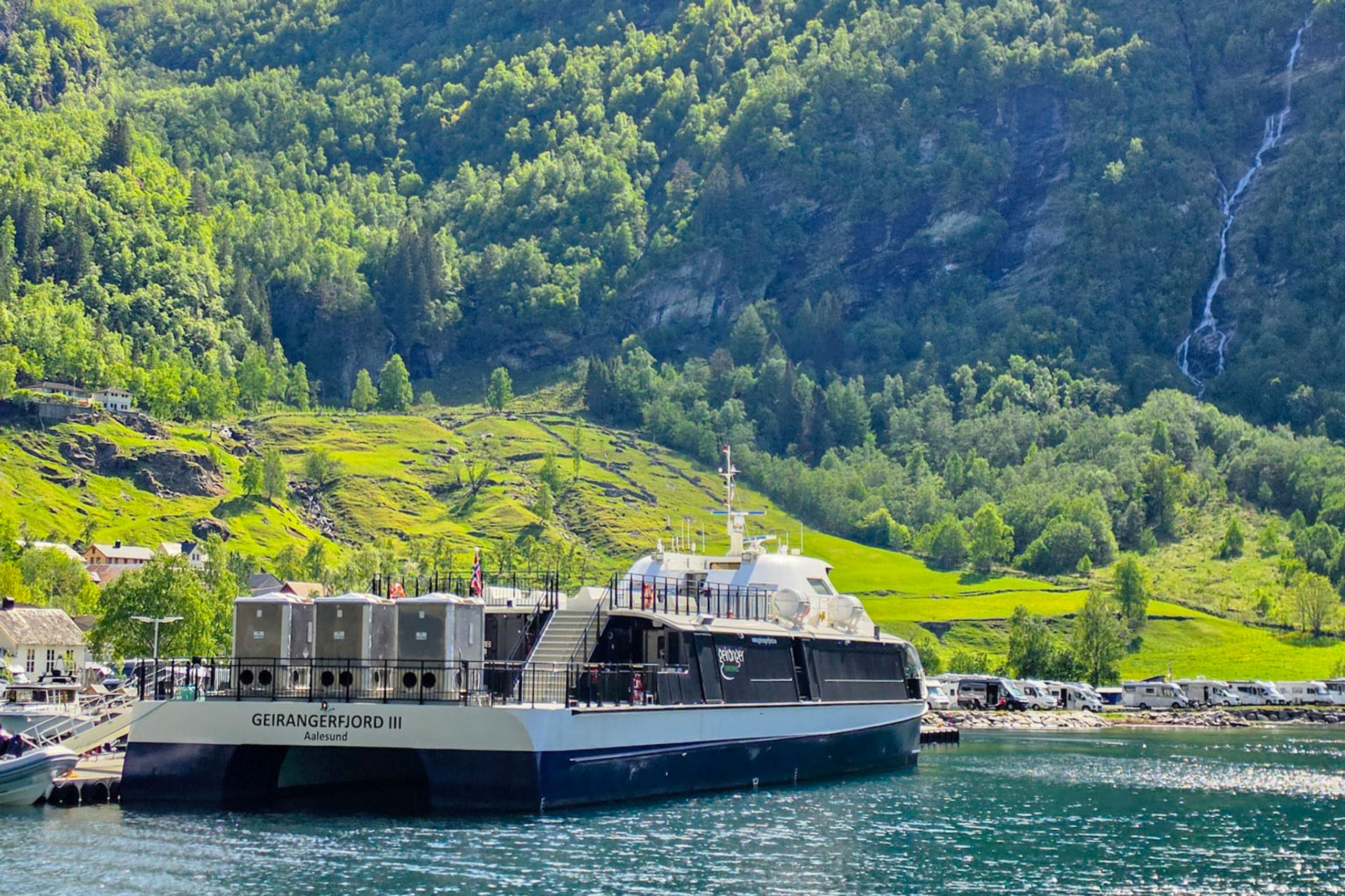 Silent Fjord cruise Ålesund - Geiranger - Ålesund