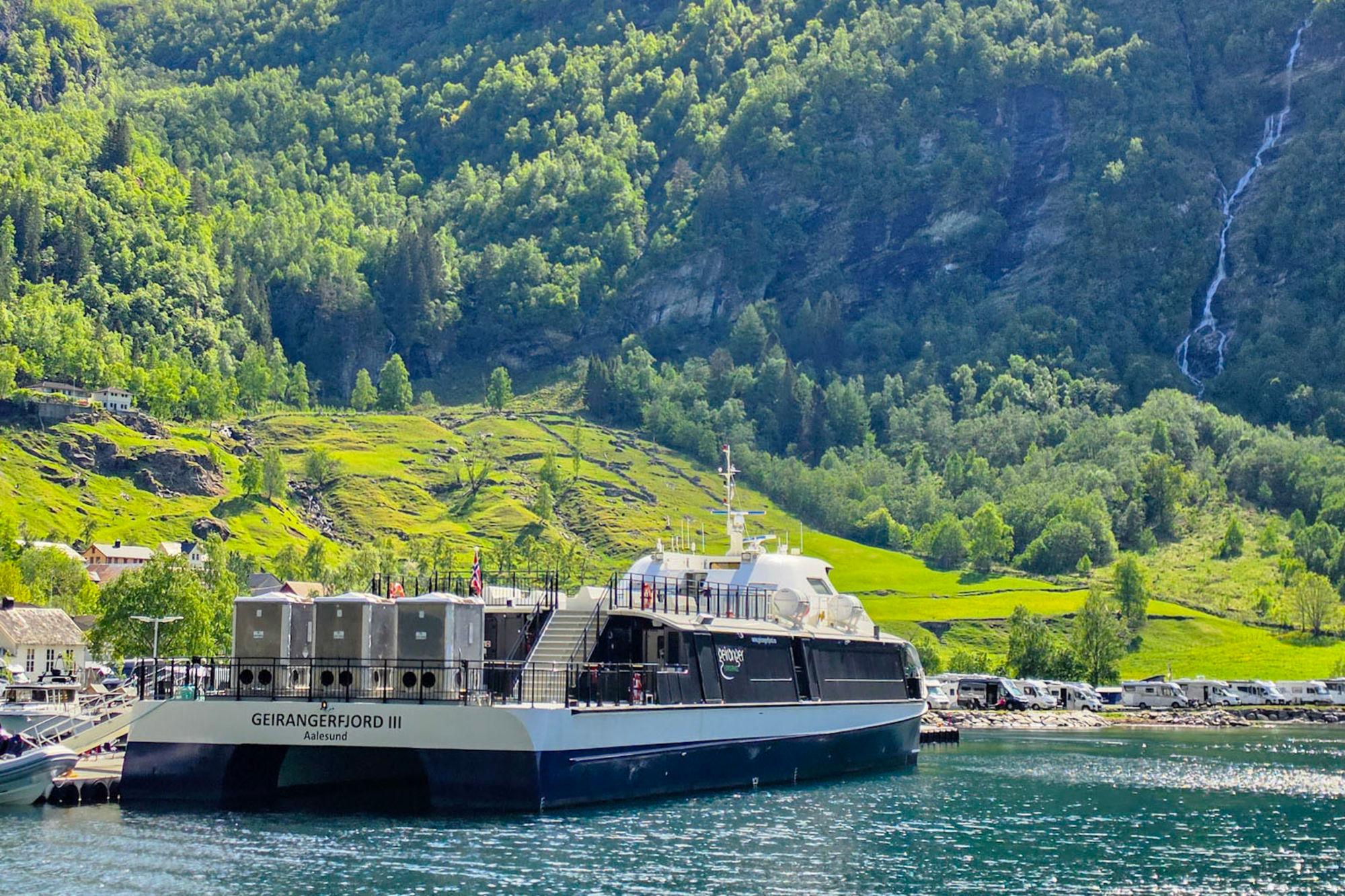 Silent Fjord cruise Ålesund - Geiranger - Ålesund