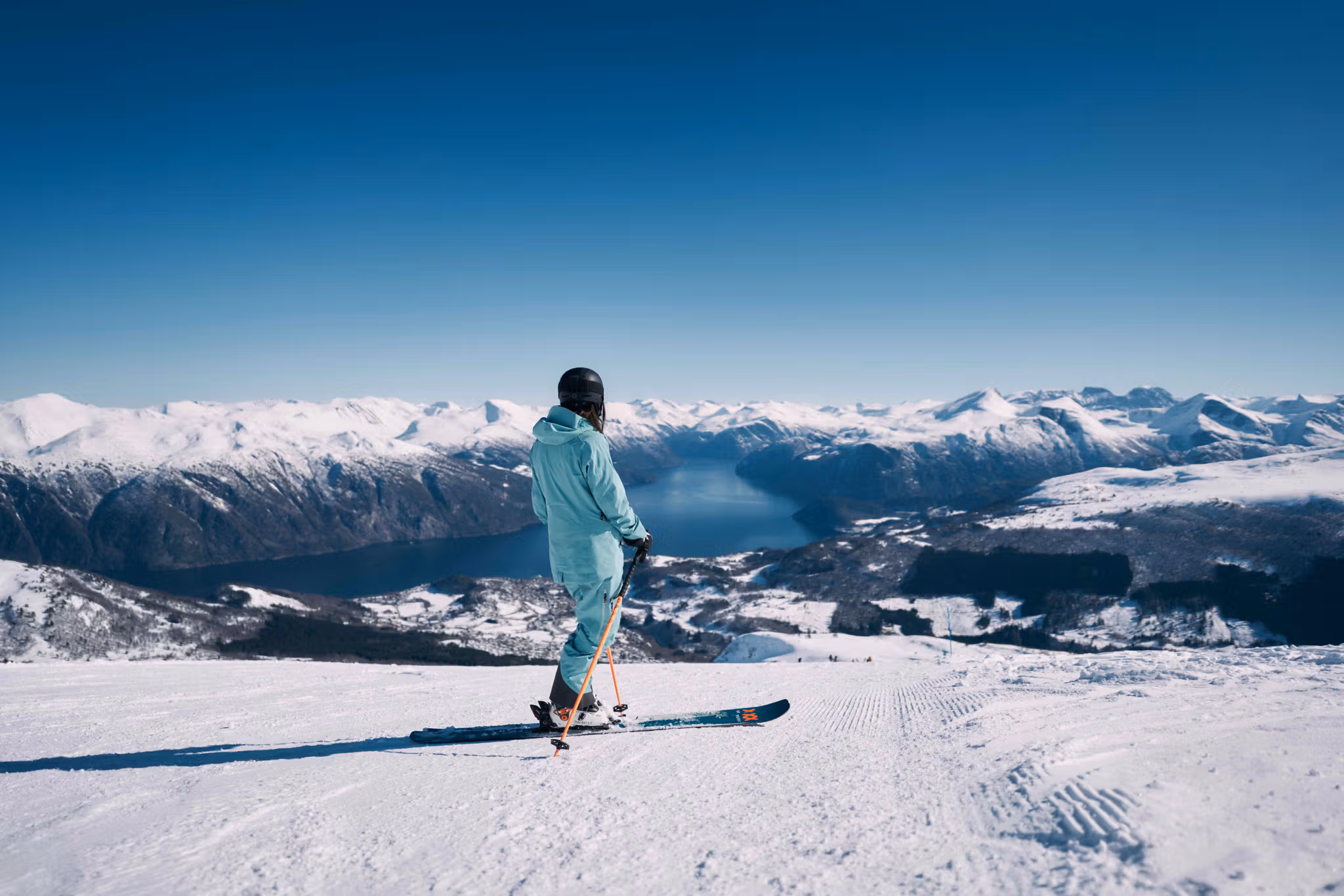 Utsikt fra Strandafjellet Skisenter utover fjorden.