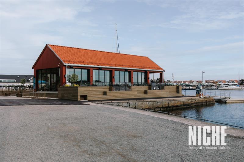 The restaurant along the pier close to Stavern guest harbour