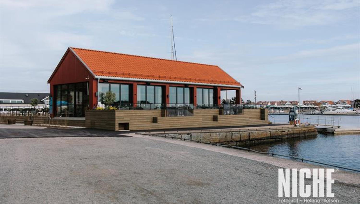 The restaurant along the pier close to Stavern guest harbour