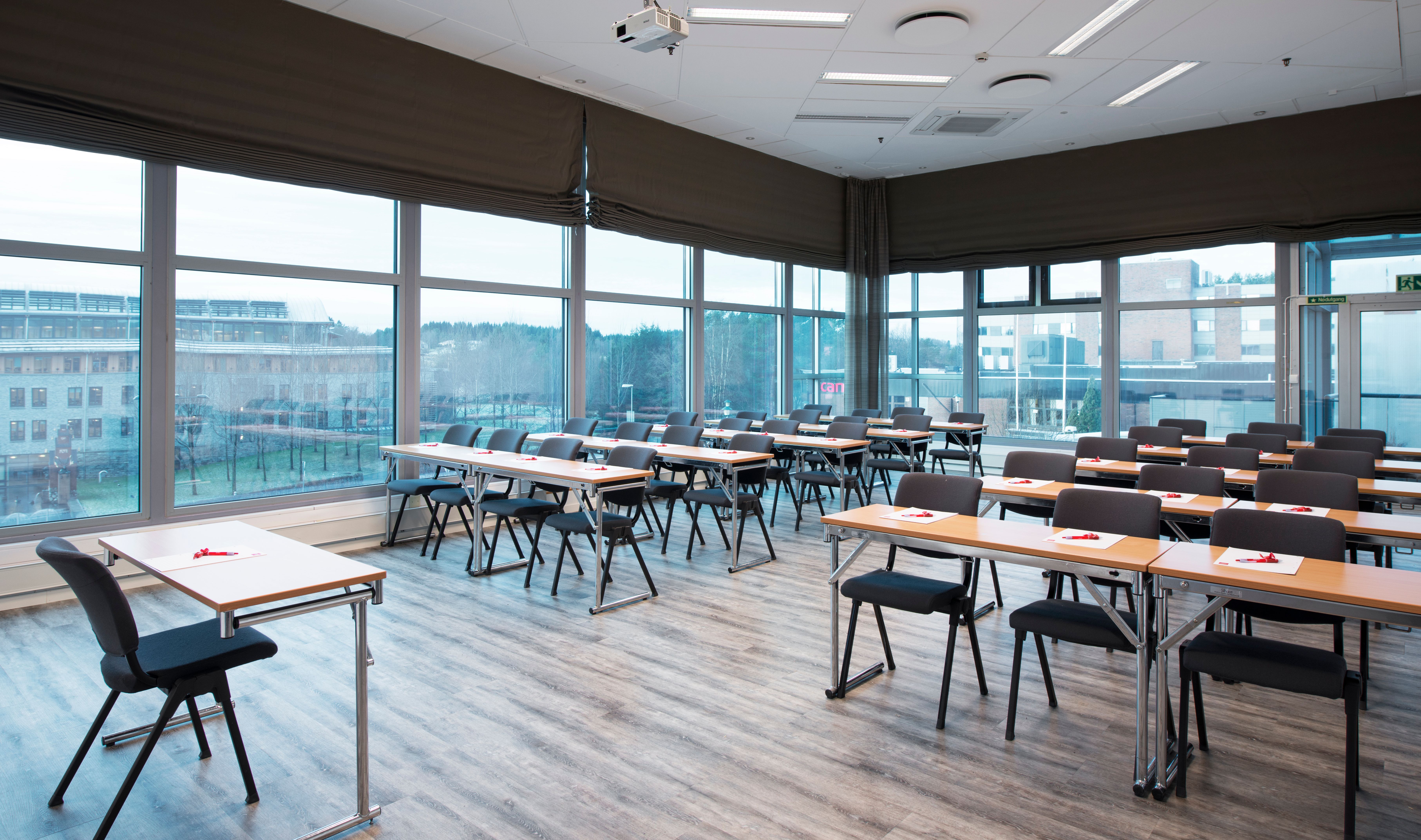 Thon Hotel Bergen Airport - C. Zeppelin Meeting room