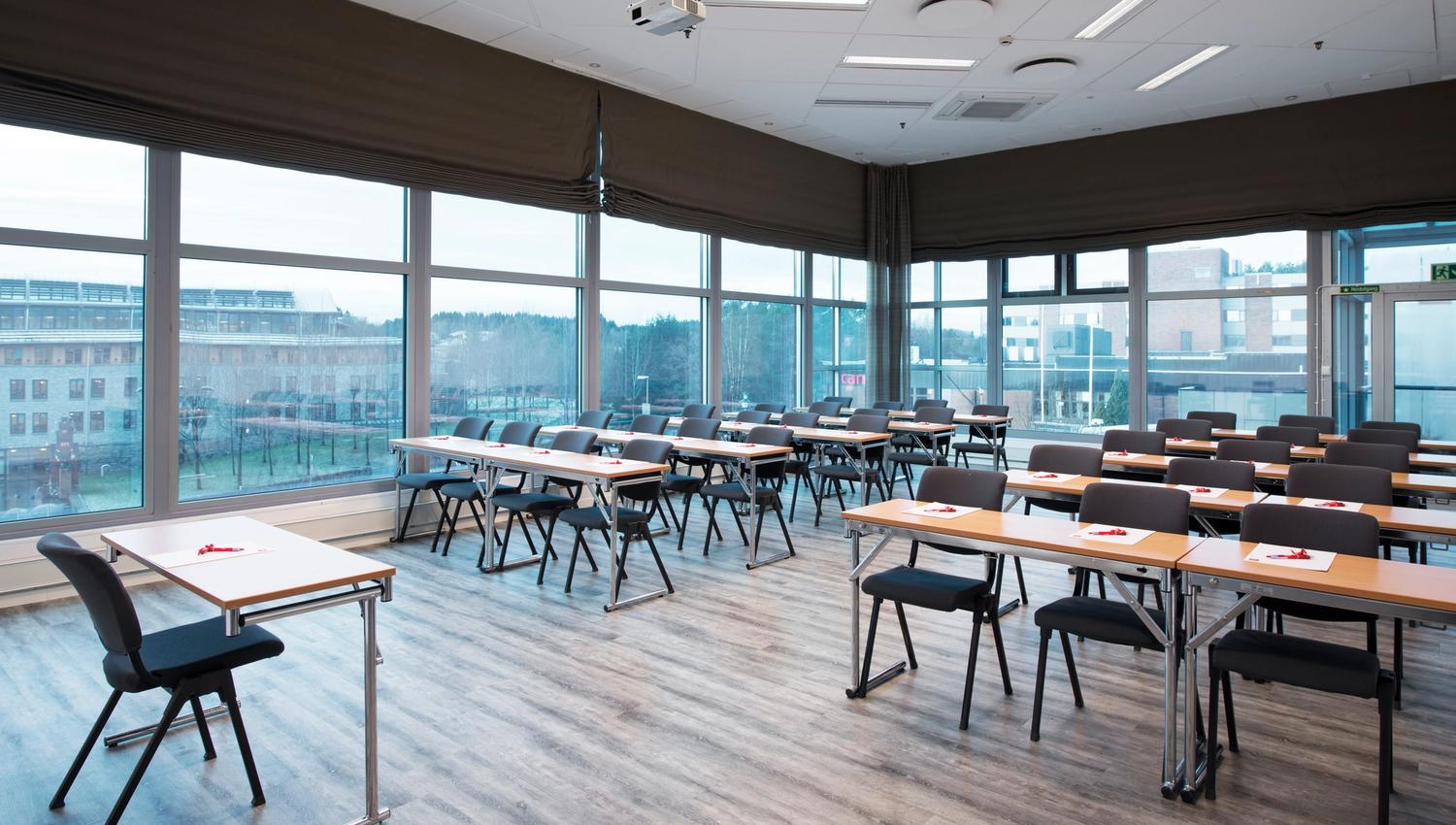 Thon Hotel Bergen Airport - C. Zeppelin Meeting room