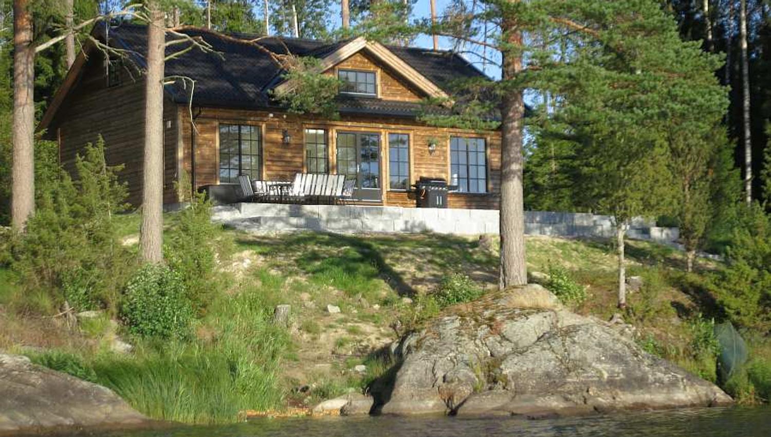 brunt hus