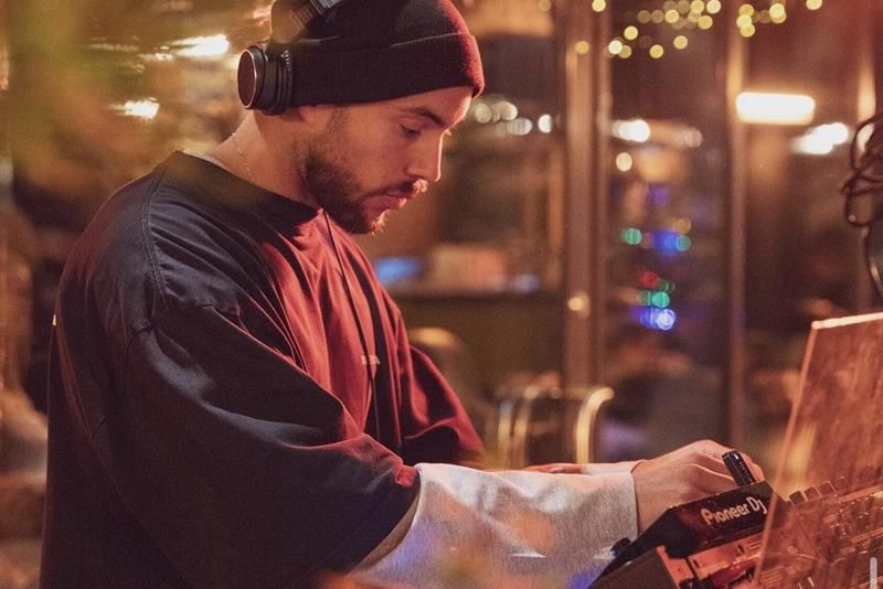 dj ved miksebordet