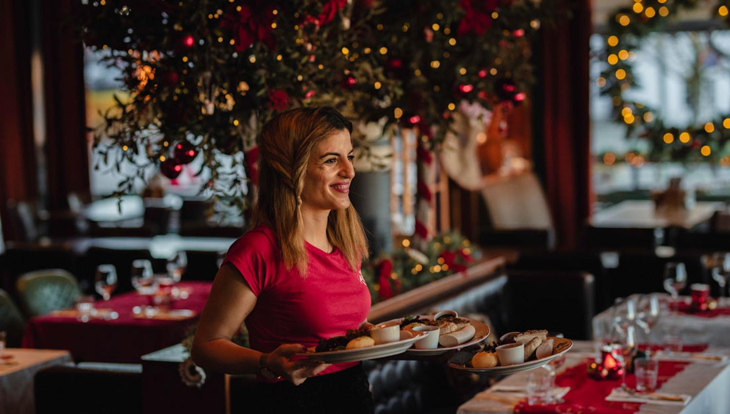 waiter at the Christmas house Jonas b Gundersen