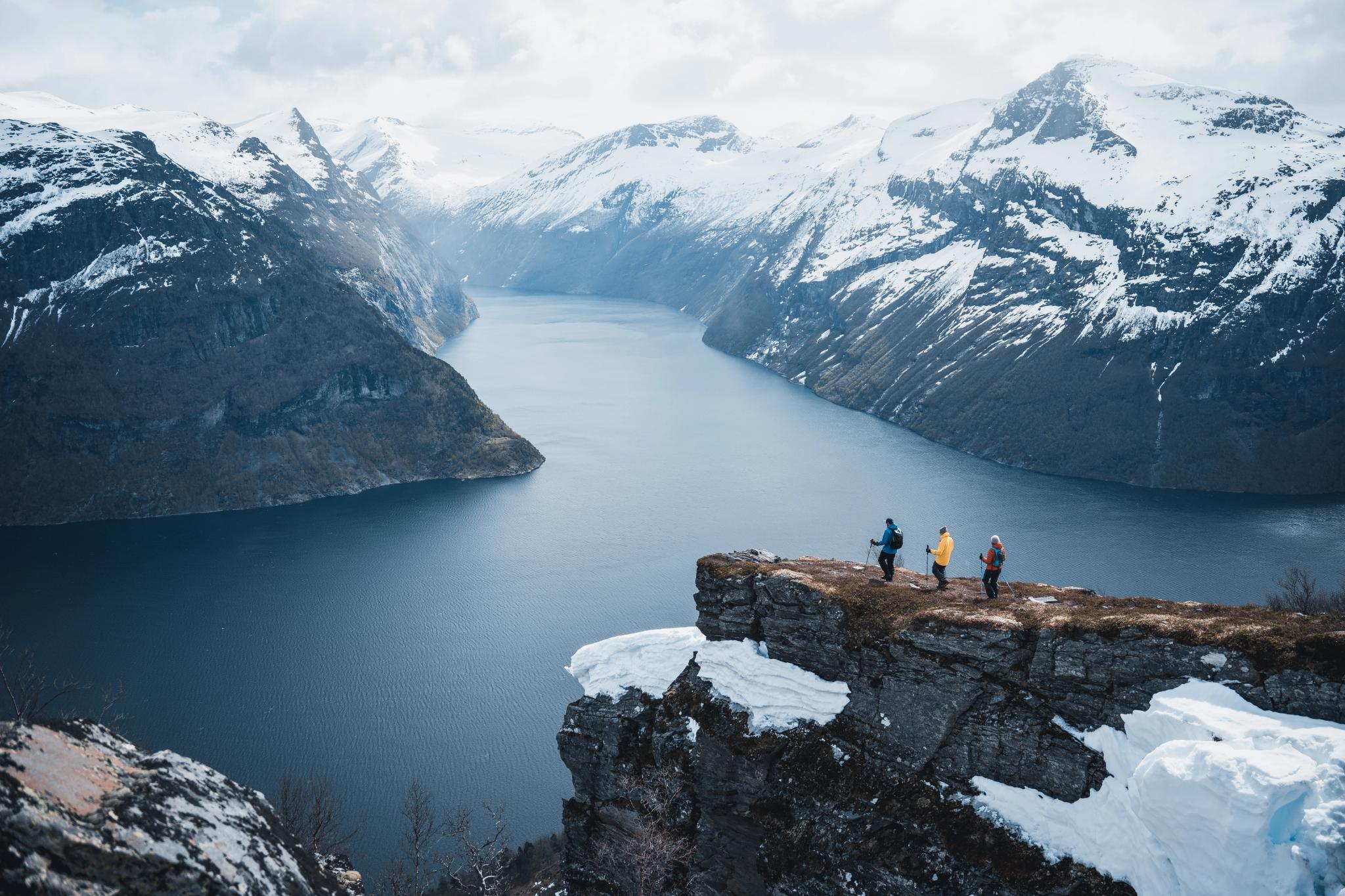 Guided snowshoeing in the Sunnmøre Alps