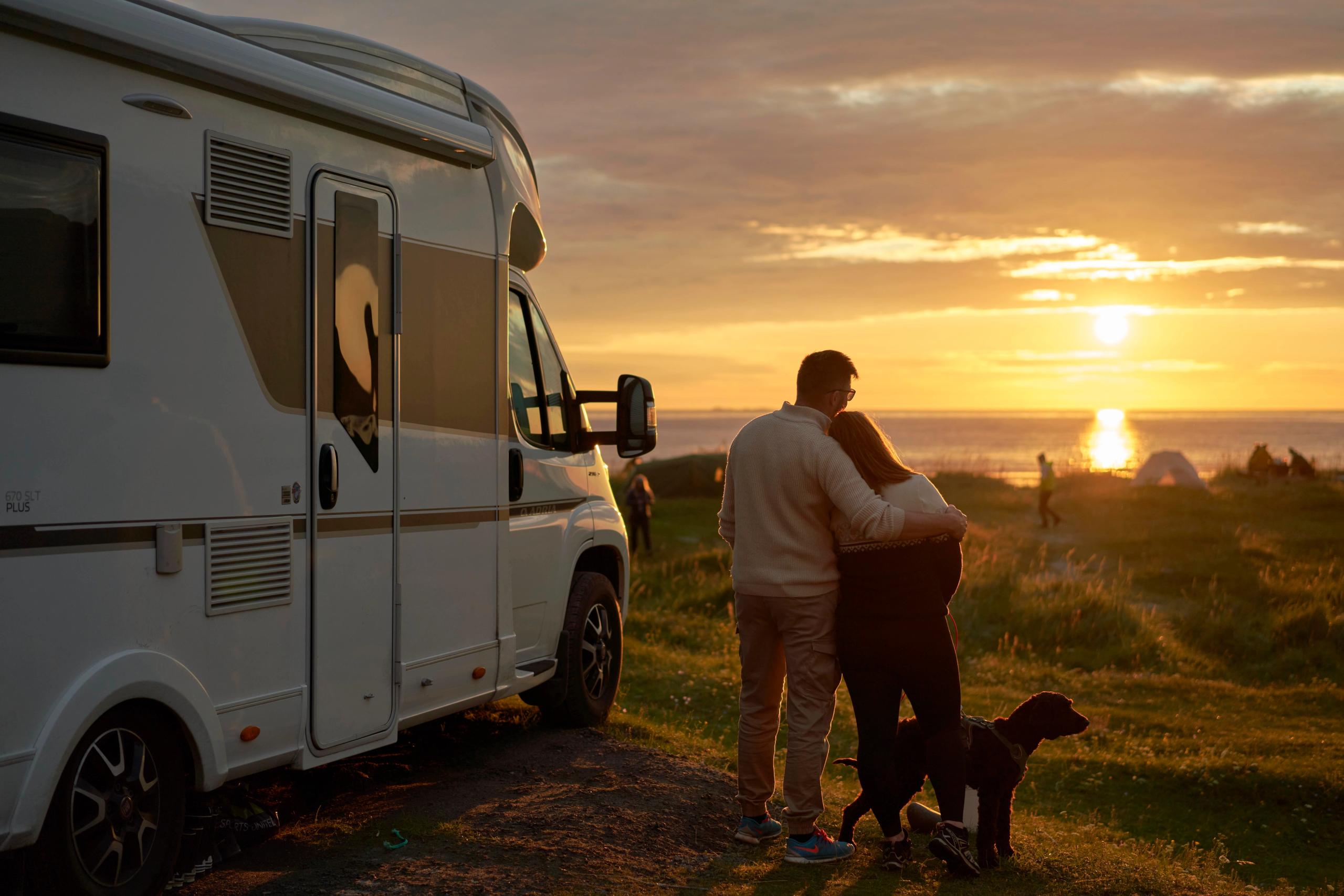 Camping by the midnight sun - Lofoten Beach Camp