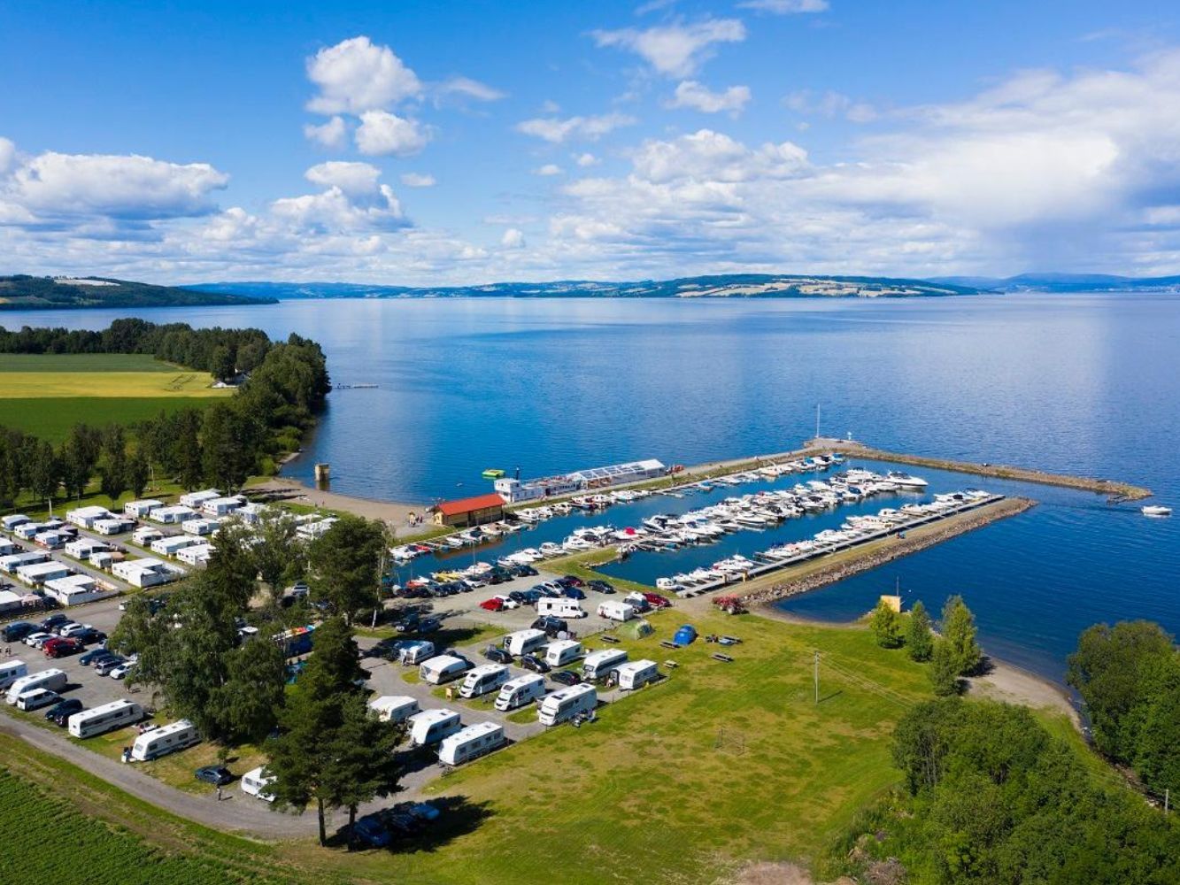 Dronebilde fra Evjua Strandpark