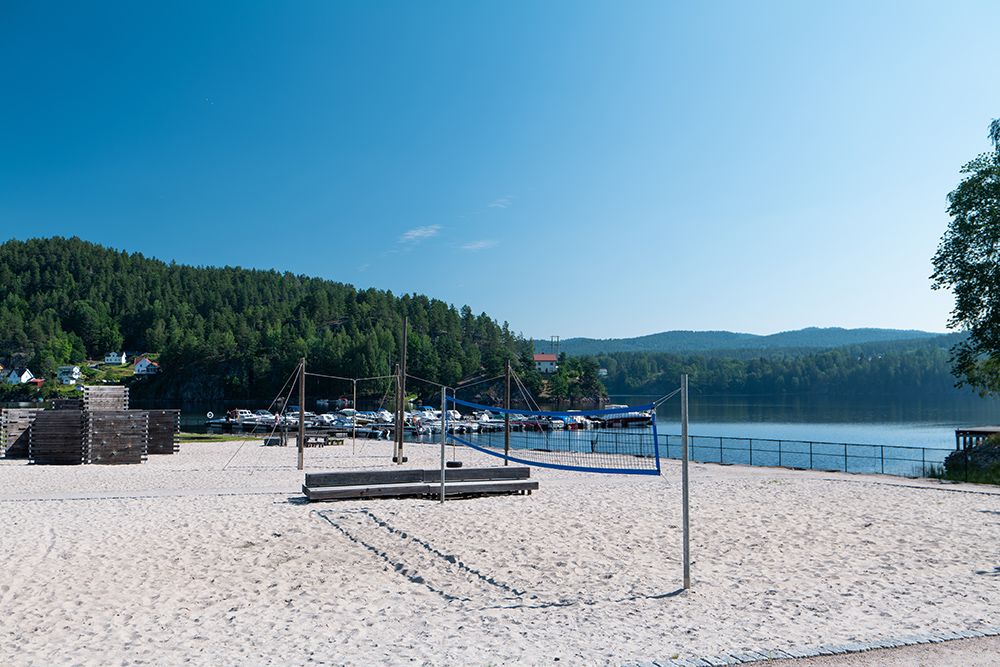 sand volleyball bane på Toke brygge i Drangedal