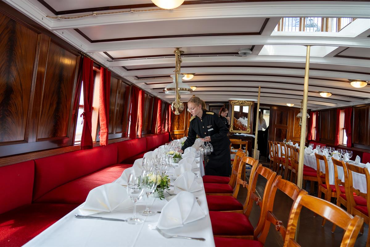 Restaurant on board Skibladner