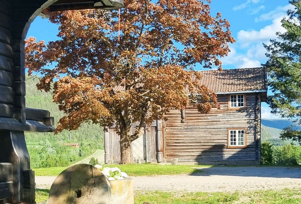 Notodden_sommer_Nordre-Ramberg-Gård_1000x677