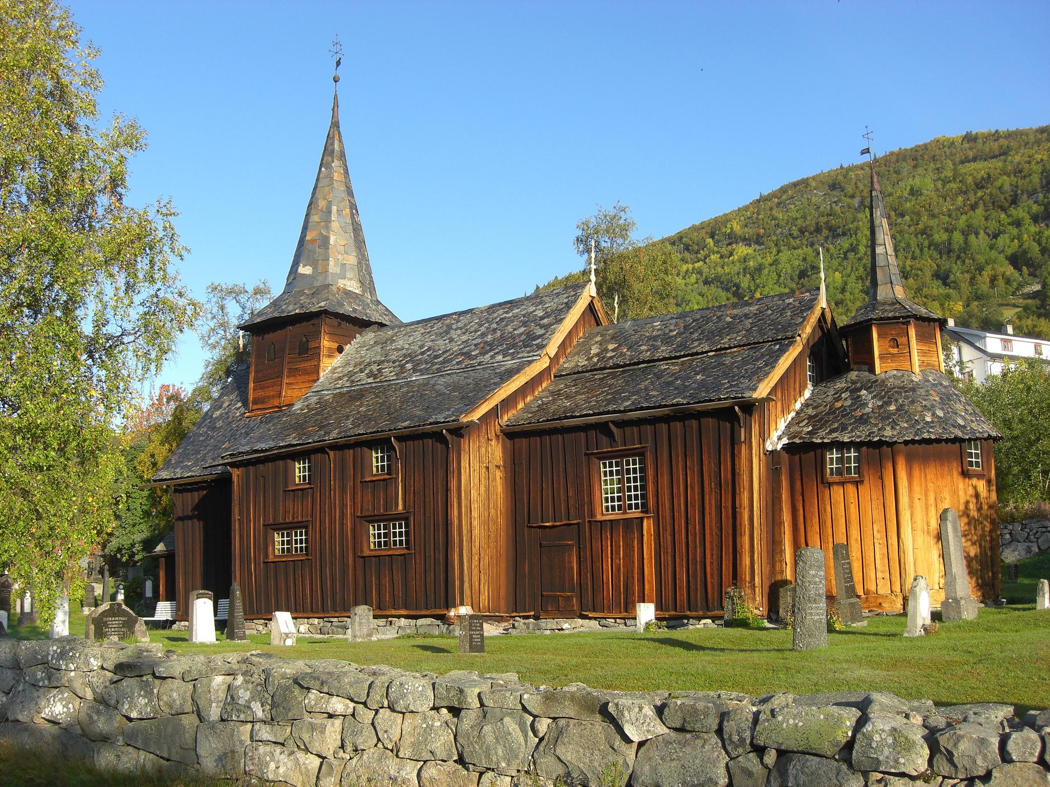 Hol Gamle Kyrkje