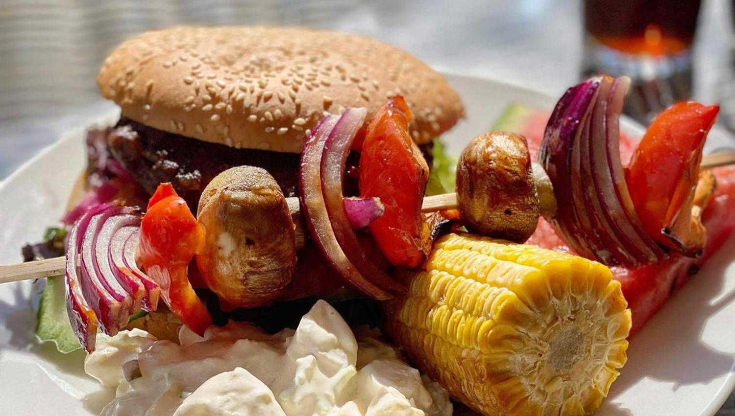 Hamar vandrerhjem Vikingskipet, middag