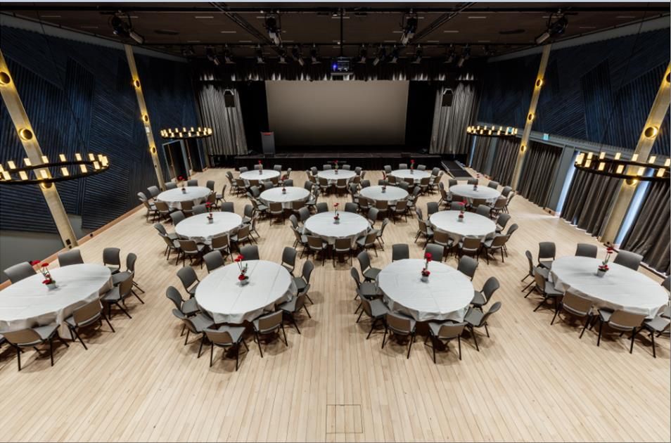Konferansesal med runde bord