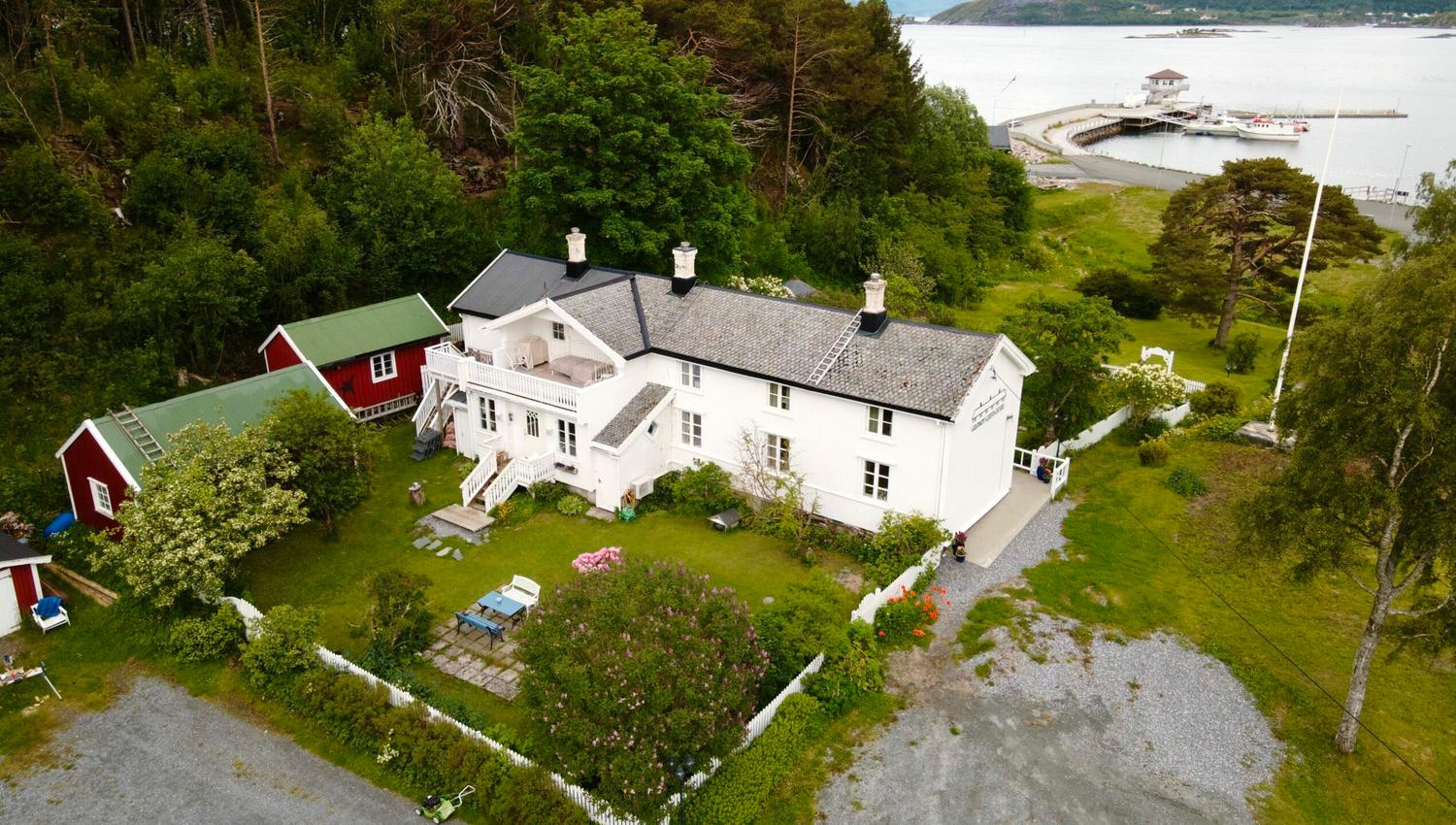 Aerial photo of Grønøy Gjestgiveri