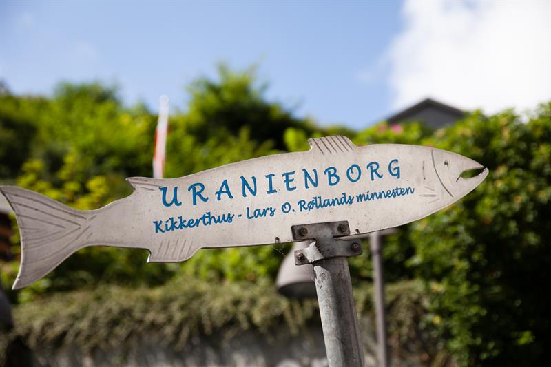  Sign shaped like a salmon with blue lettering “Uranienborg”