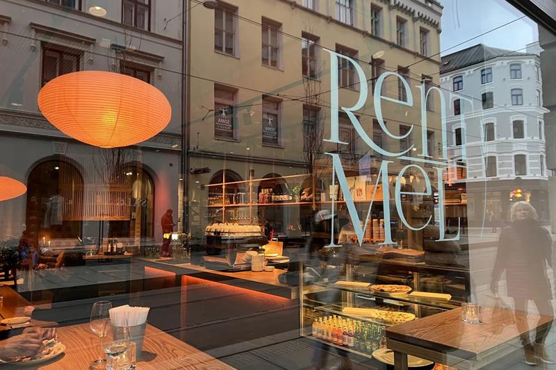 The restaurant seen from outside