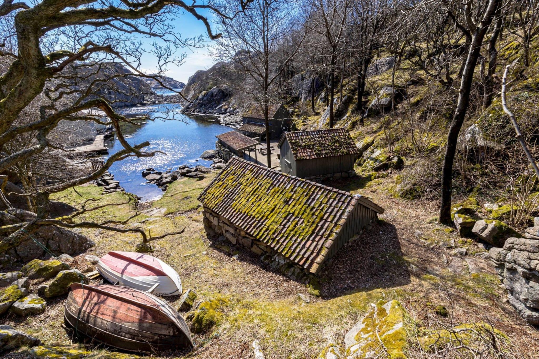 Auglend, Vandringshavn and Brønnnesodden