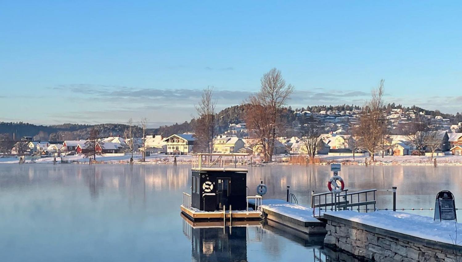 the sauna boat Frank in Skien in the winter