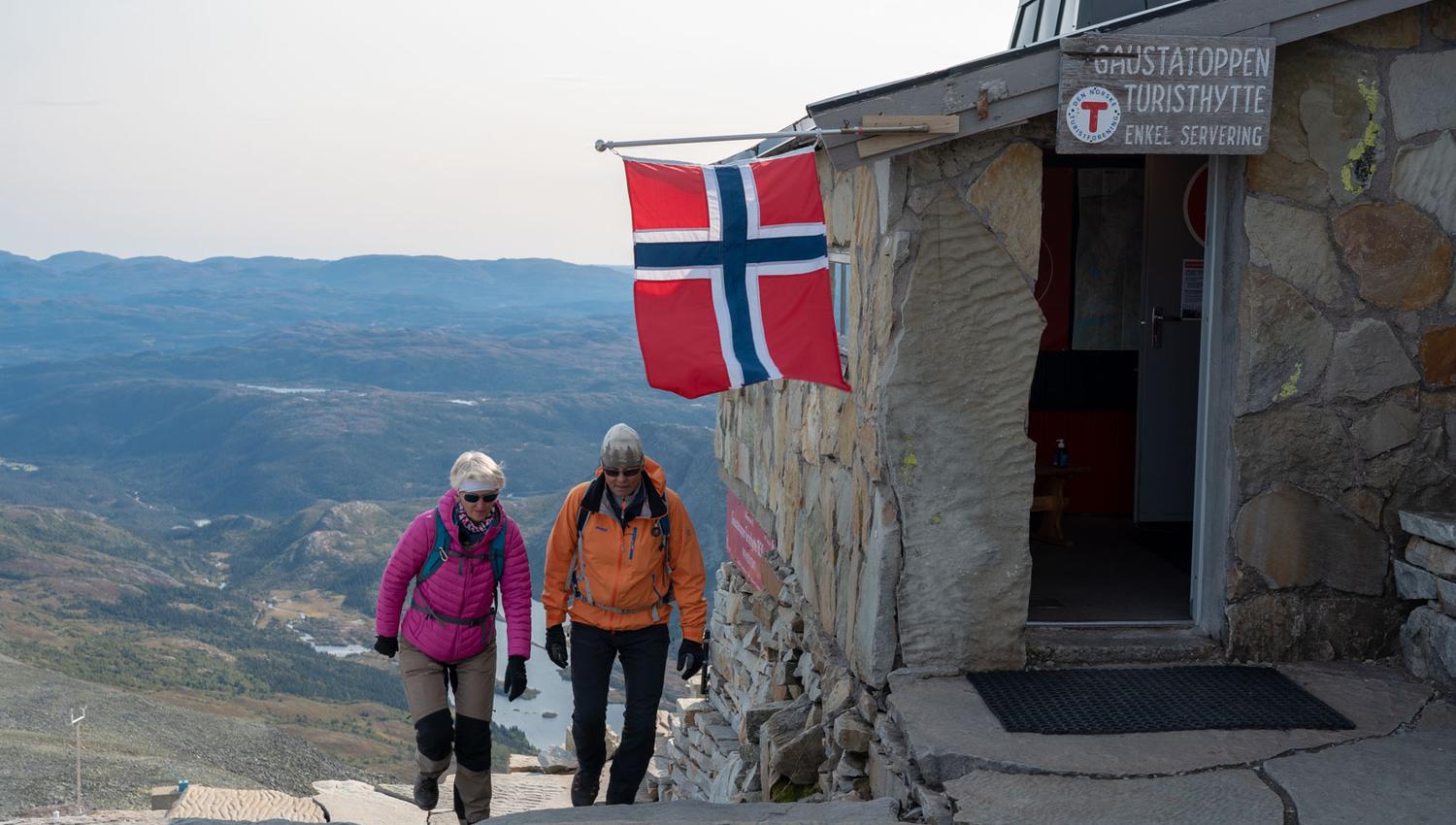 Gaustatoppen Tourist Cabin is at the top of Gaustatoppen