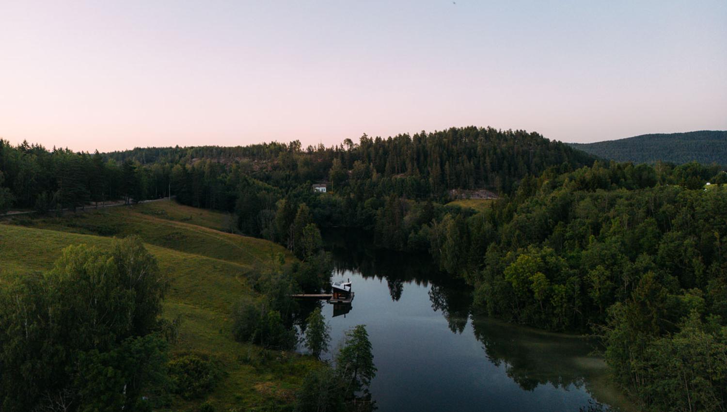 drone image of the Skogens rom sauna and the nature around it