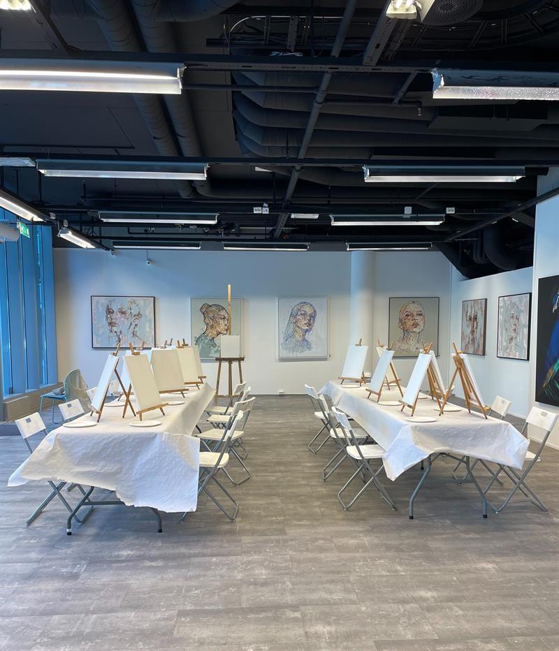 event at the pop up gallery