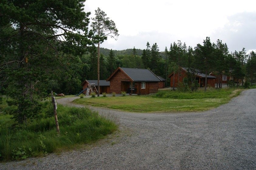 Røde hytter på Kolvereid camping